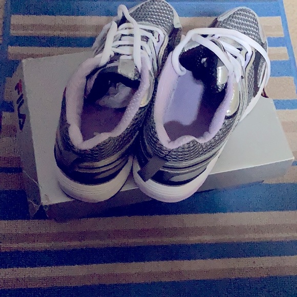 Fula- Size 7 Silver Women’s sneakers. - Picture 6 of 7